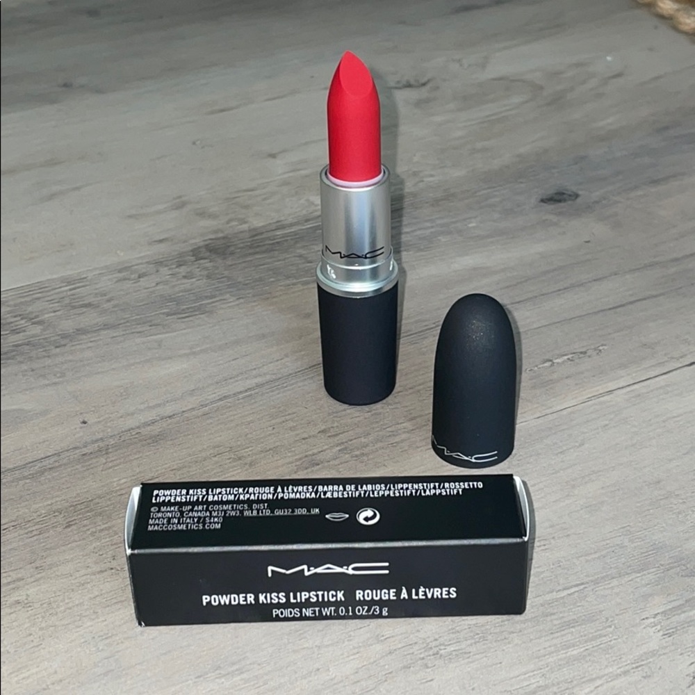 MAC Werk Werk Werk Powder Kiss Lipstick